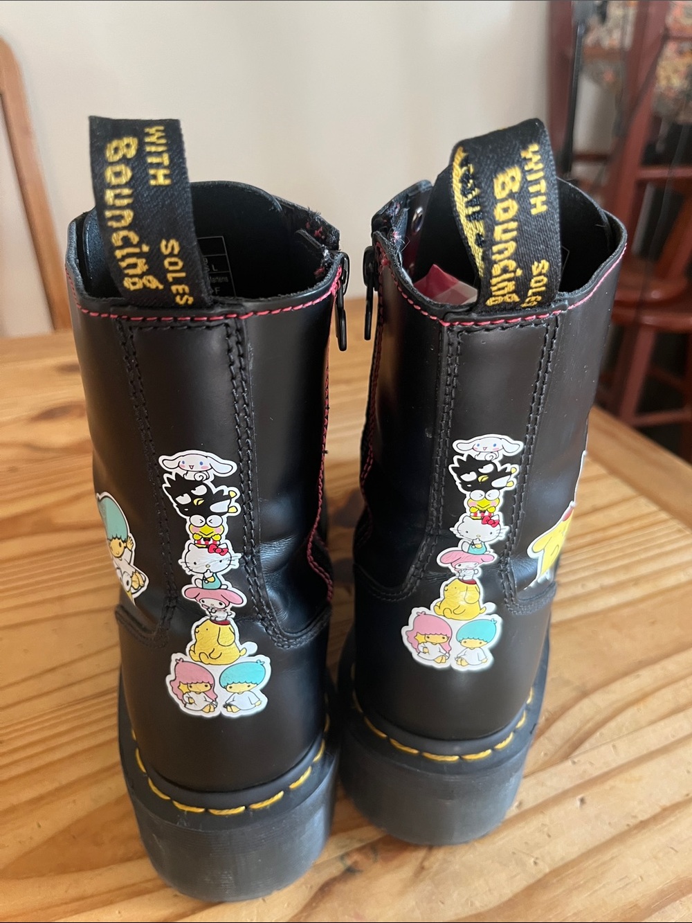 Dr. Martens x Hello Kitty and Friends Jadon - Picture 3 of 15